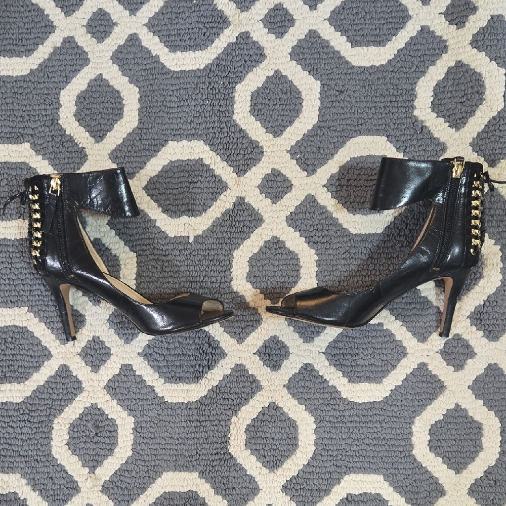 Elegant Black Heeled Sandals